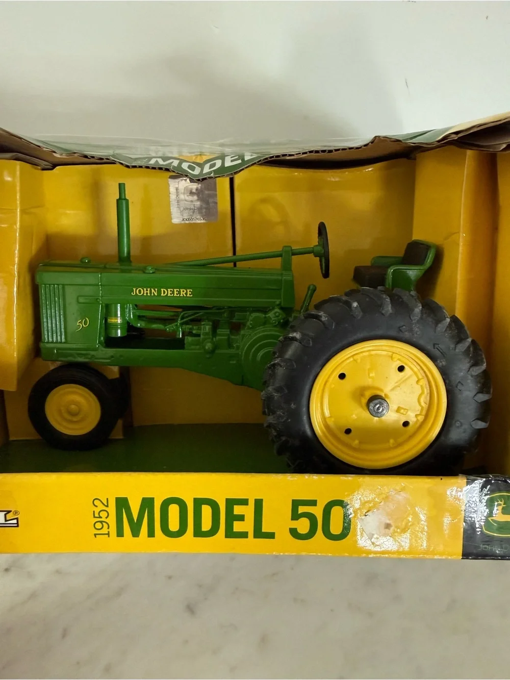 ERTL 1/16 John Deere Model 50 Tractor With Narrow Front 1952 NIB 2009